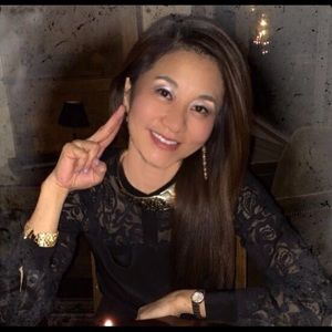 Meet your Posher, Fie ling